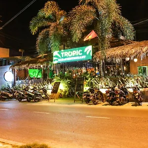 Tropic And Restaurant Hostel